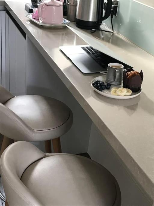 Stylish 3-Bedroom Flat In Kensington Londres Extérieur photo